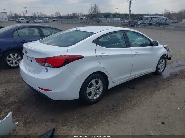 HYUNDAI ELANTRA SE - 4