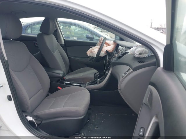 HYUNDAI ELANTRA SE - 5