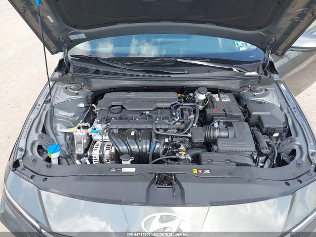 HYUNDAI ELANTRA - 10