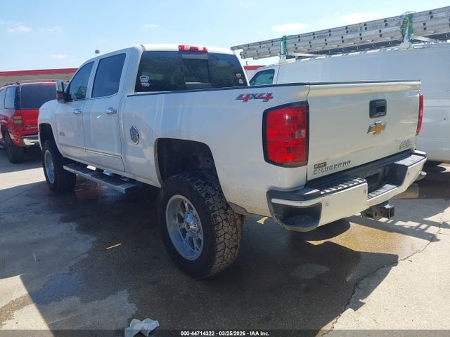CHEVROLET SILVERADO 2500HD HIGH COUNTRY - 3