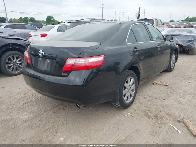 TOYOTA CAMRY - 4