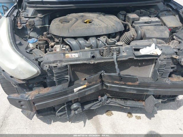 HYUNDAI ELANTRA SE - 6