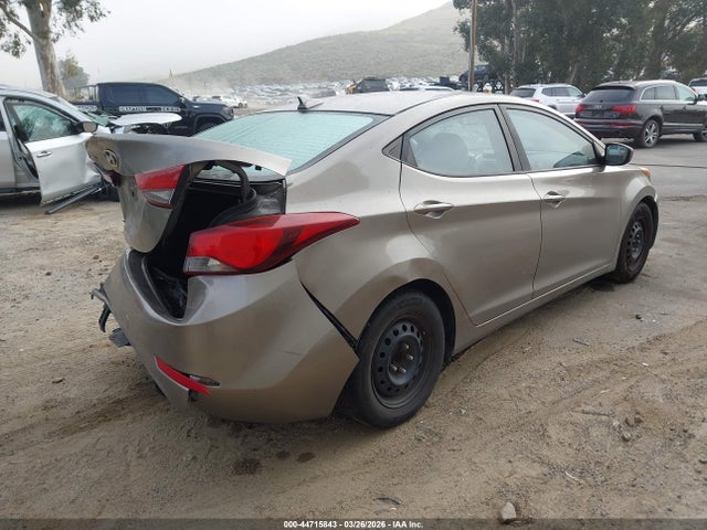 HYUNDAI ELANTRA SE - 4