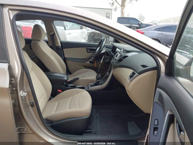 HYUNDAI ELANTRA SE - 5