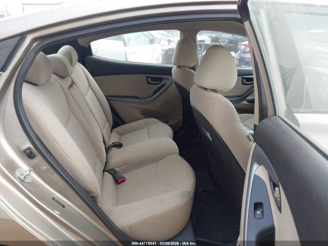 HYUNDAI ELANTRA SE - 8