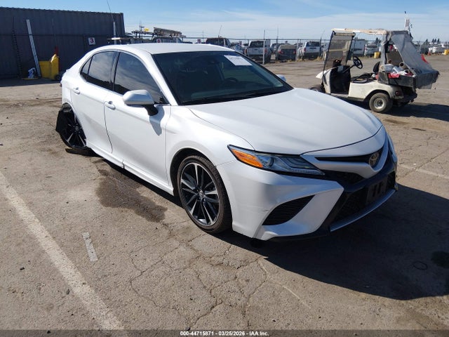 TOYOTA CAMRY - 1