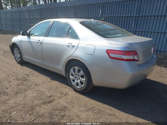 TOYOTA CAMRY - 3