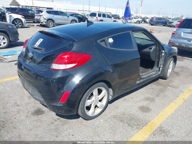 HYUNDAI VELOSTER - 4