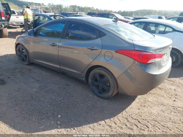 HYUNDAI ELANTRA GLS - 3