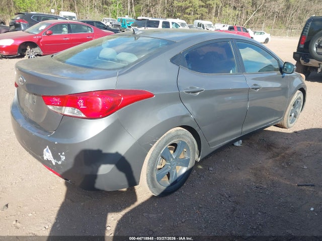 HYUNDAI ELANTRA GLS - 4
