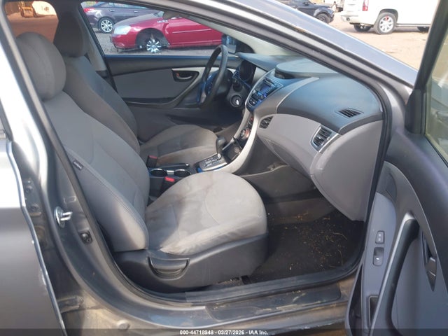 HYUNDAI ELANTRA GLS - 5