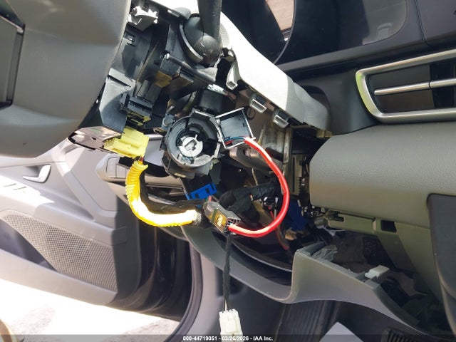 HYUNDAI ELANTRA SE - 6