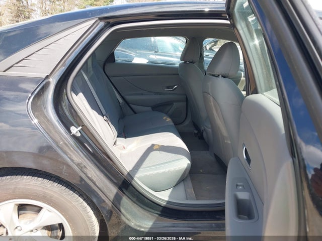 HYUNDAI ELANTRA SE - 8