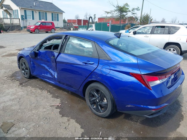 HYUNDAI ELANTRA SEL - 3