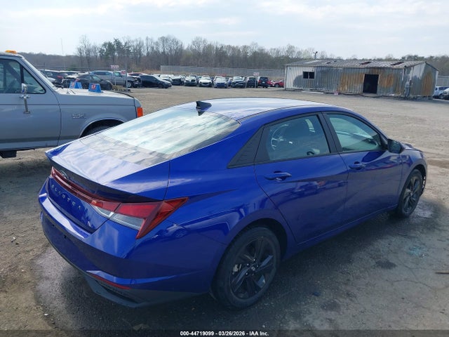 HYUNDAI ELANTRA SEL - 4