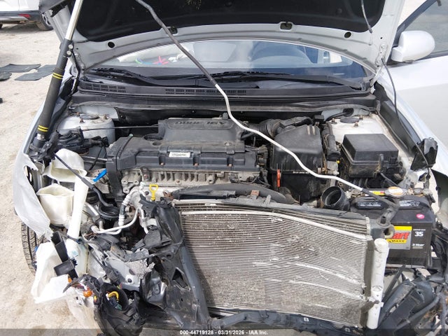 HYUNDAI ELANTRA GLS - 10