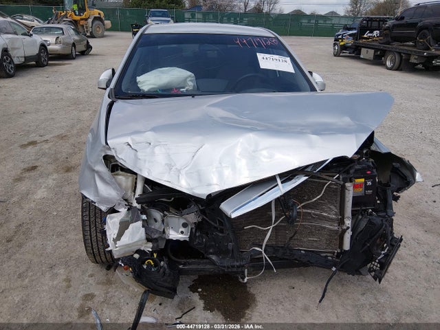 HYUNDAI ELANTRA GLS - 6