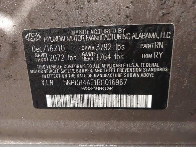 HYUNDAI ELANTRA LIMITED - 9