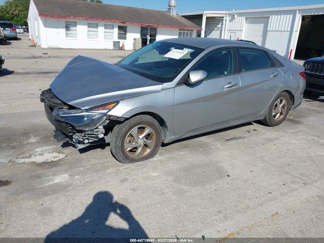 HYUNDAI ELANTRA SE - 2