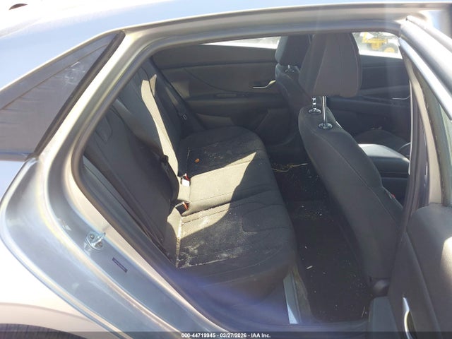 HYUNDAI ELANTRA SE - 8