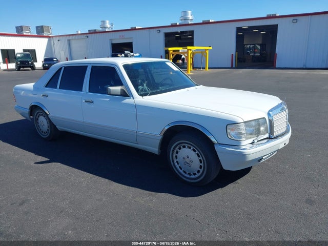 1990 MERCEDES-BENZ 560 