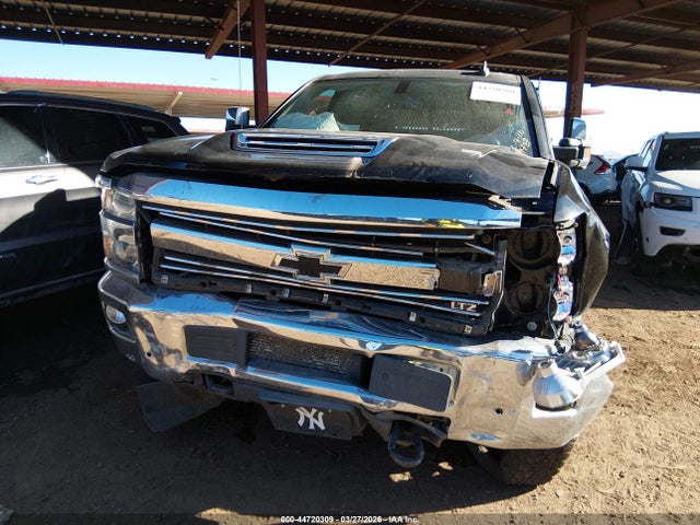 2019 Chevrolet SILVERADO 2500HD LTZ photo 6