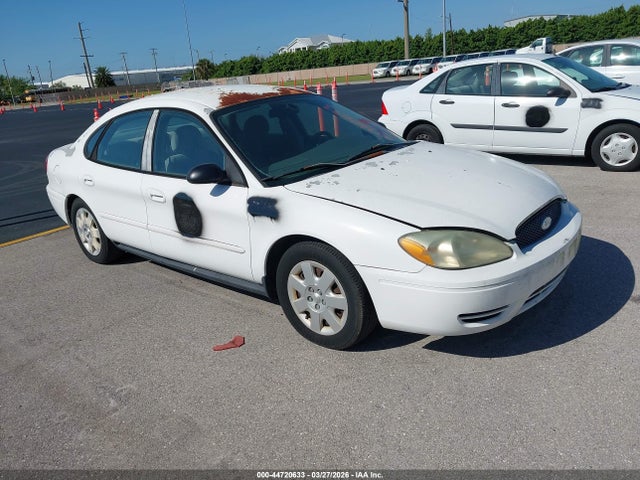 FORD TAURUS SE - 1