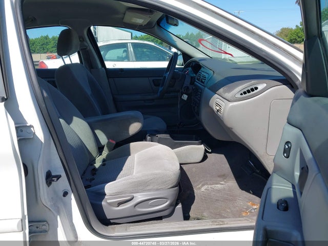 FORD TAURUS SE - 5