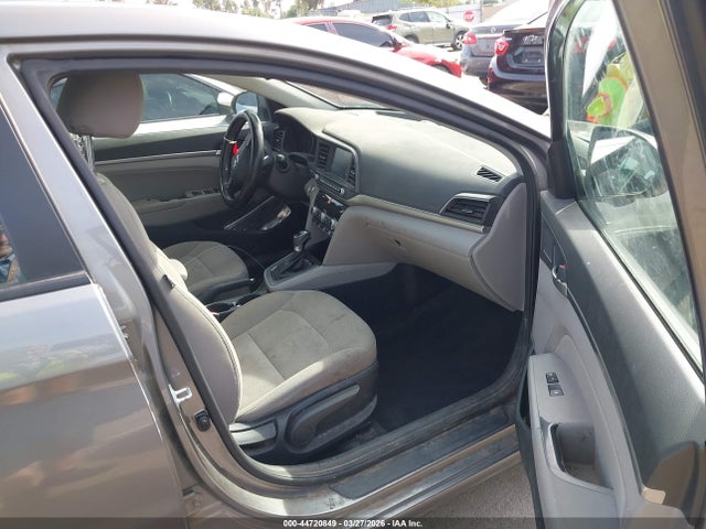 HYUNDAI ELANTRA VALUE EDITION - 5