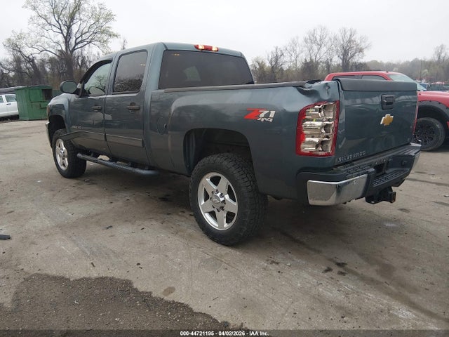 CHEVROLET SILVERADO - 3