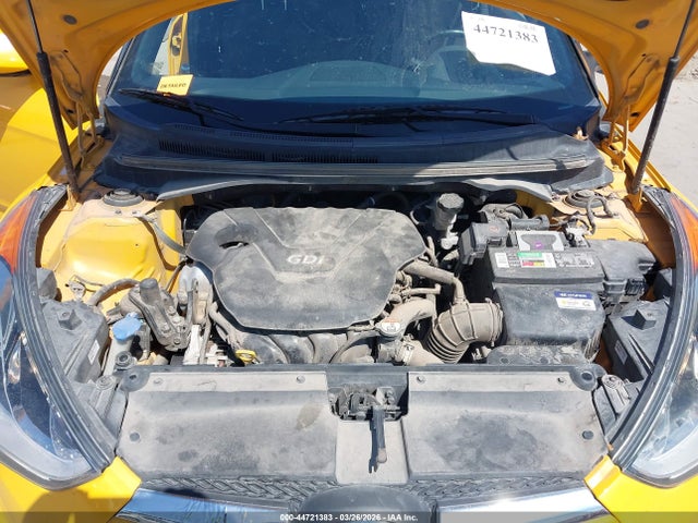 HYUNDAI VELOSTER VALUE EDITION - 10