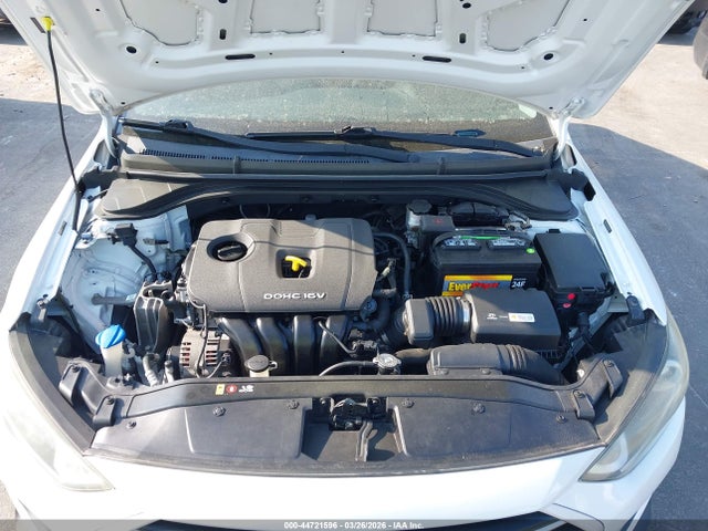 HYUNDAI ELANTRA SE - 10