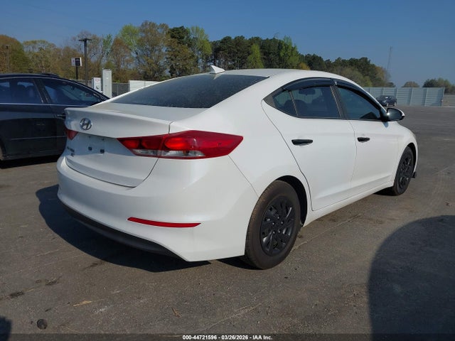 HYUNDAI ELANTRA SE - 4