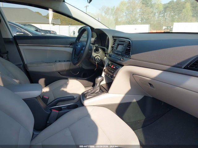 HYUNDAI ELANTRA SE - 5