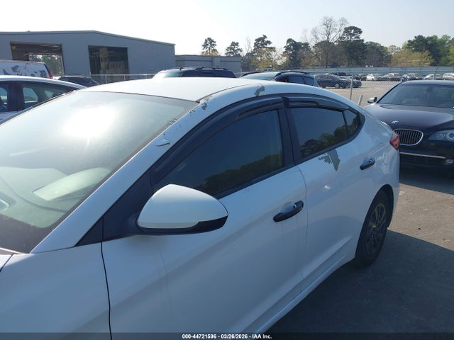 HYUNDAI ELANTRA SE - 6