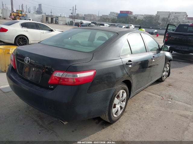 TOYOTA CAMRY - 4
