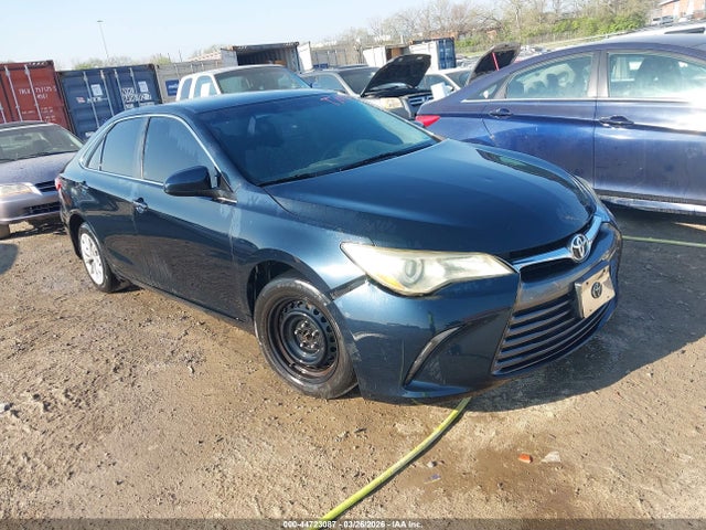 TOYOTA CAMRY - 1