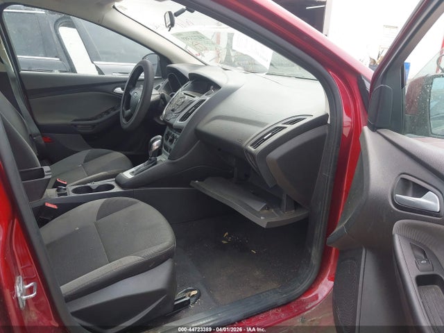 FORD FOCUS SE - 5
