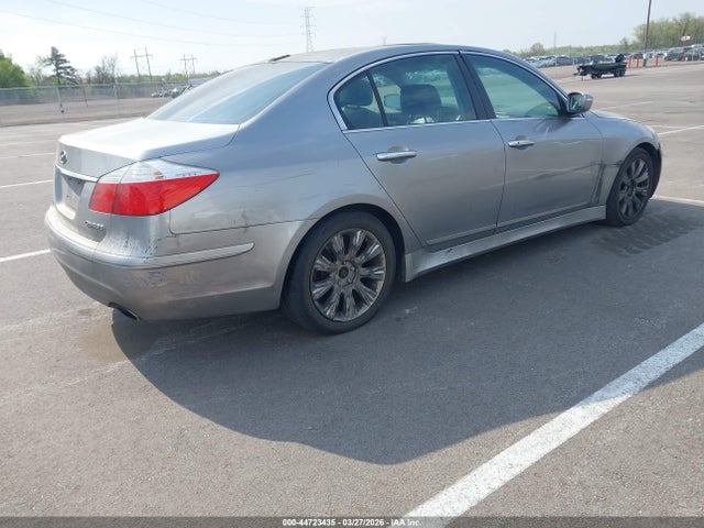 HYUNDAI GENESIS 3.8 - 4