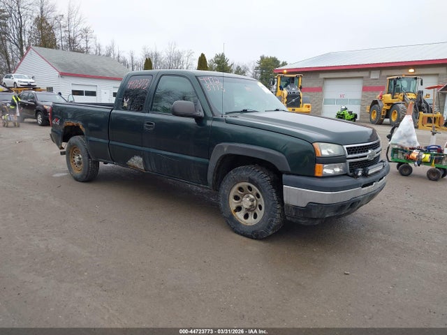 CHEVROLET SILVERADO 1500 CLASSIC WORK TRUCK - 1