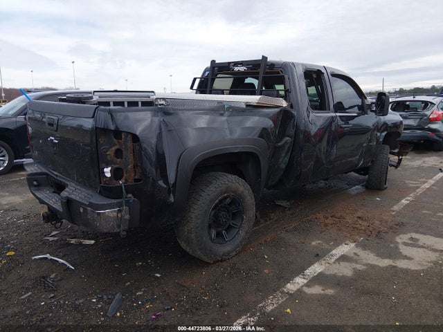 CHEVROLET SILVERADO - 4