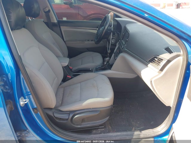 HYUNDAI ELANTRA SEL - 5