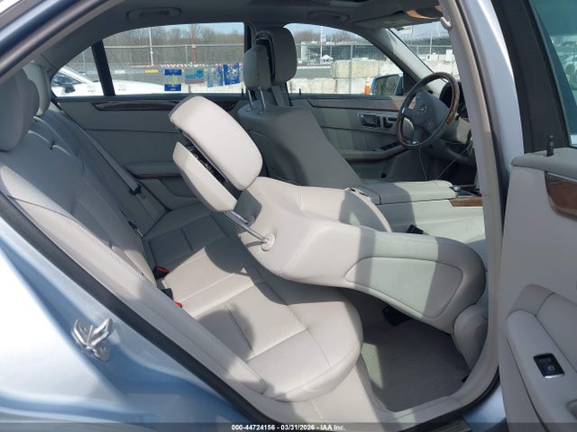 MERCEDES-BENZ E-CLASS - 8