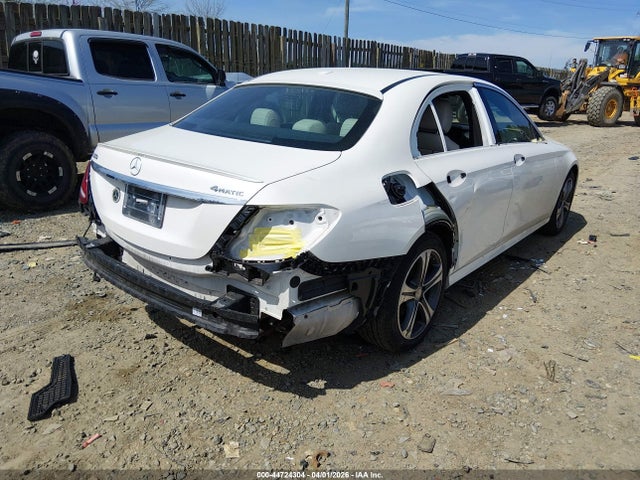 MERCEDES-BENZ E-CLASS - 4