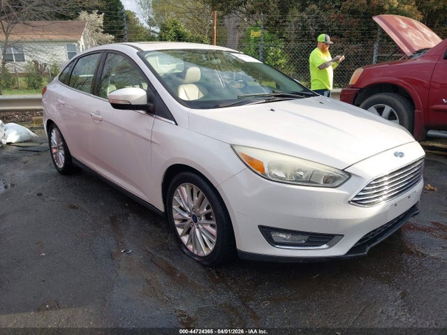 FORD FOCUS TITANIUM - 1
