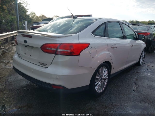 FORD FOCUS TITANIUM - 4