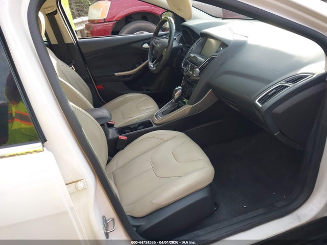 FORD FOCUS TITANIUM - 5