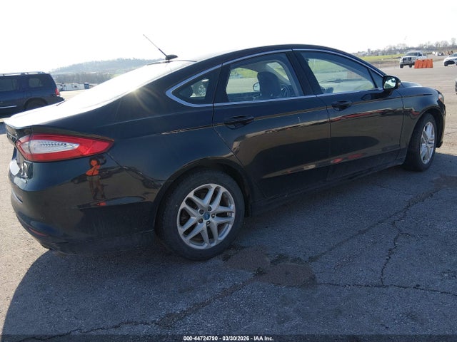 FORD FUSION SE - 4