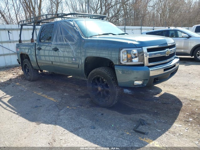 CHEVROLET SILVERADO 1500 - 1