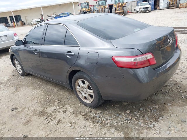 TOYOTA CAMRY - 3